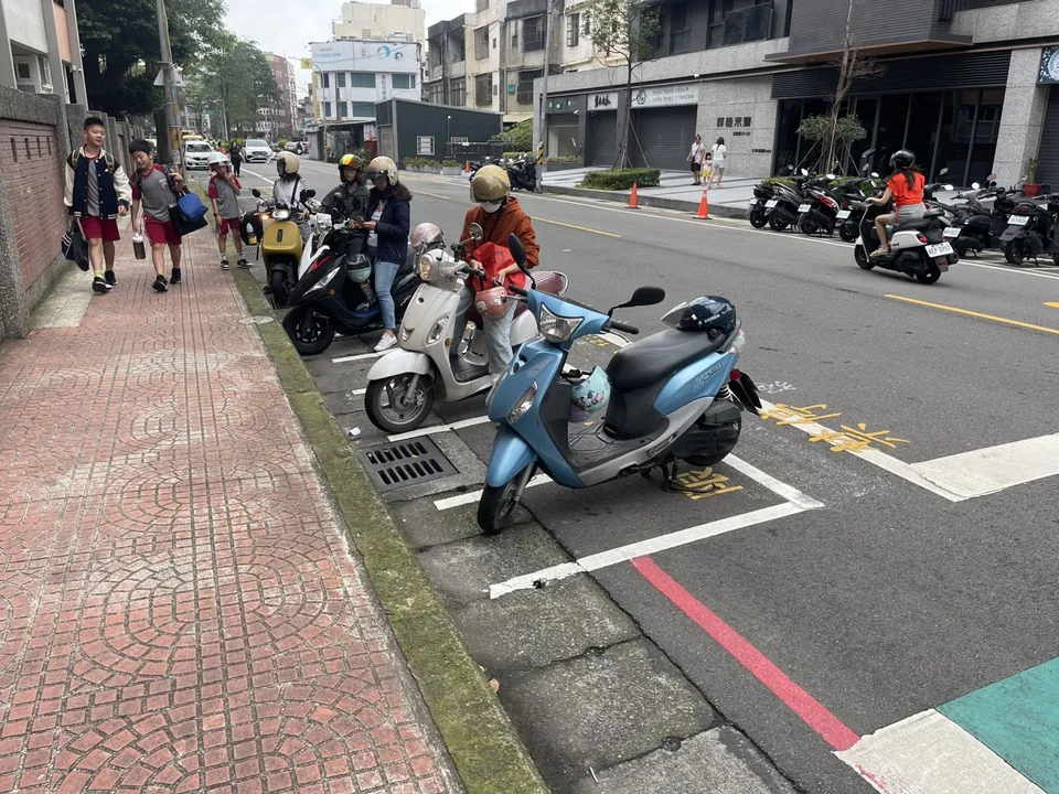 校門周邊接送停車現況
