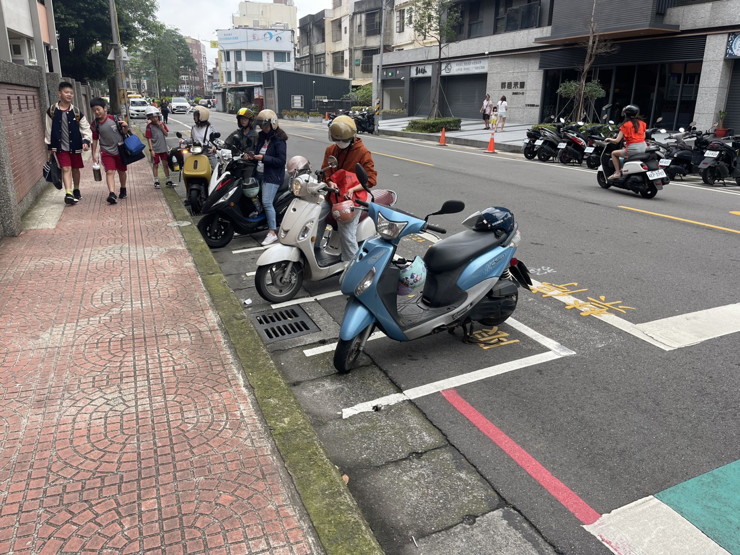 校門周邊接送停車現況
